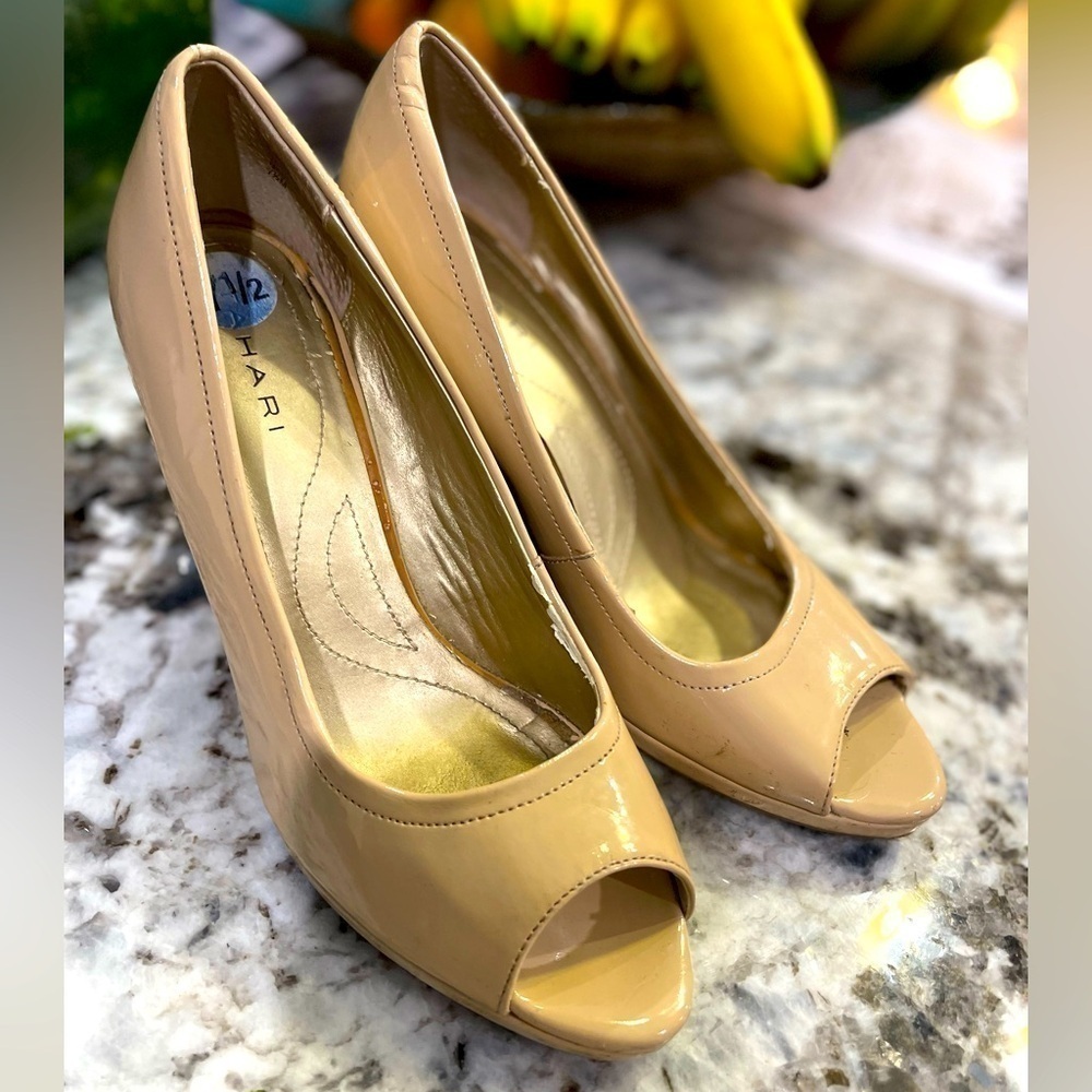 Tahari Clover Nude Cork Wedge Shoes woman’s size 7.5 - Picture 9 of 10